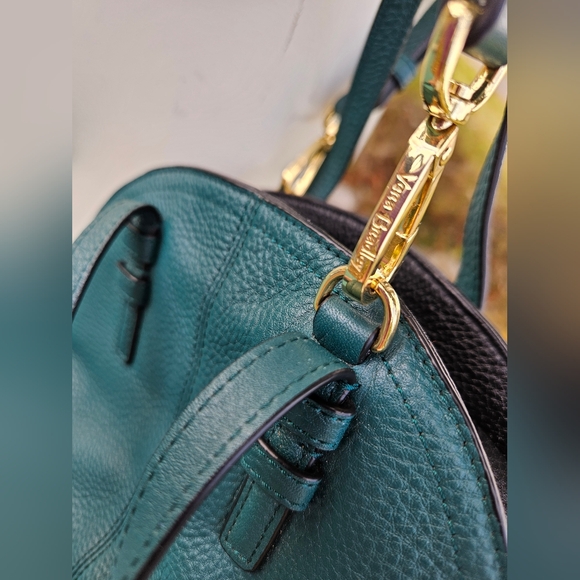 Vera Bradley Leather Green Bag - Picture 5 of 14